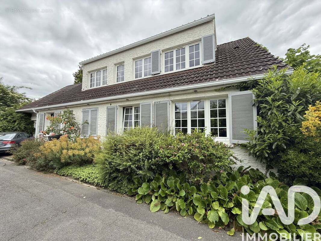 Photo 1 - Maison à LE MEE-SUR-SEINE