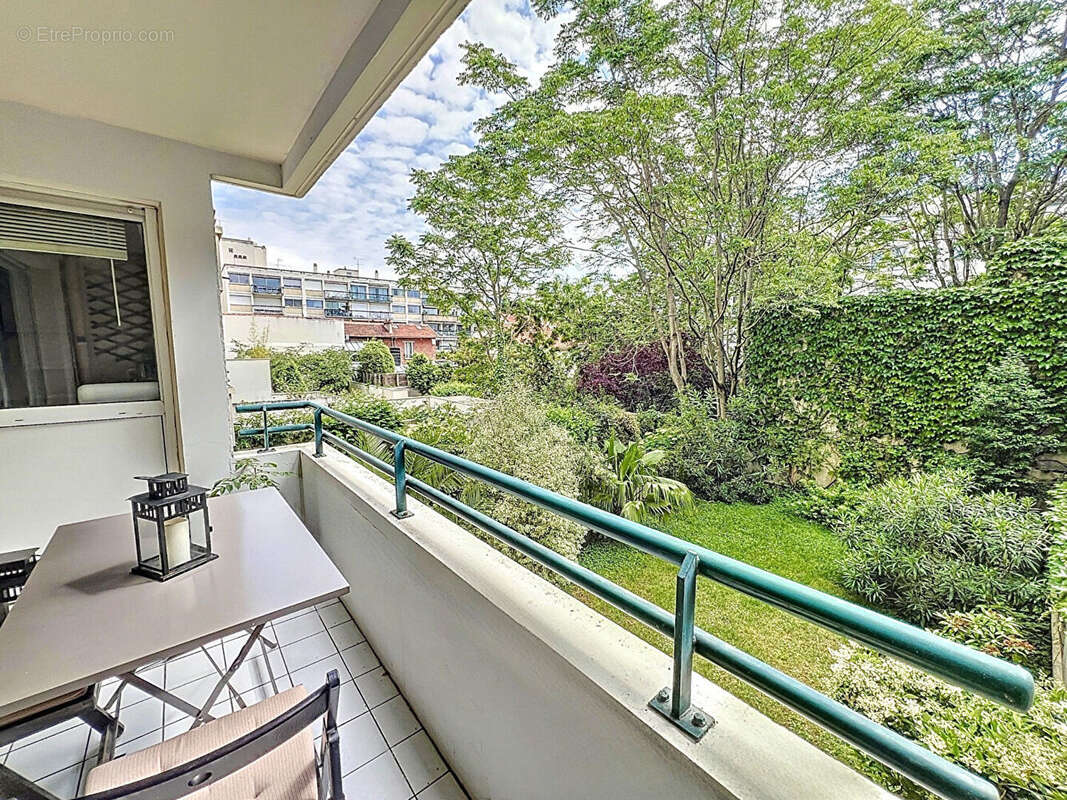 Appartement à SURESNES