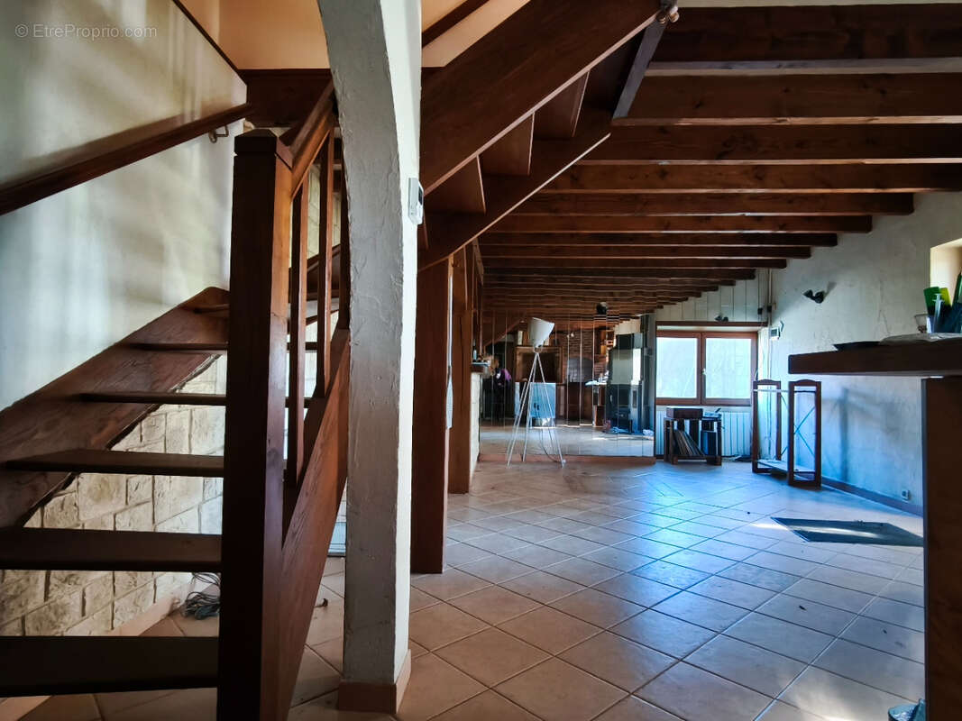 Maison à LA CHAPELLE-BATON