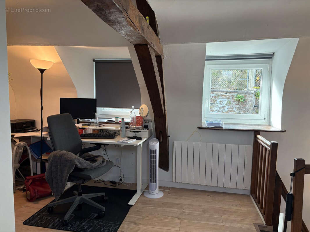 Maison à AMBRIERES-LES-VALLEES