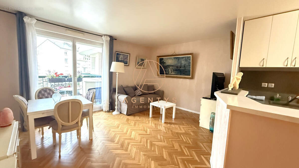 Appartement à LE PLESSIS-TREVISE