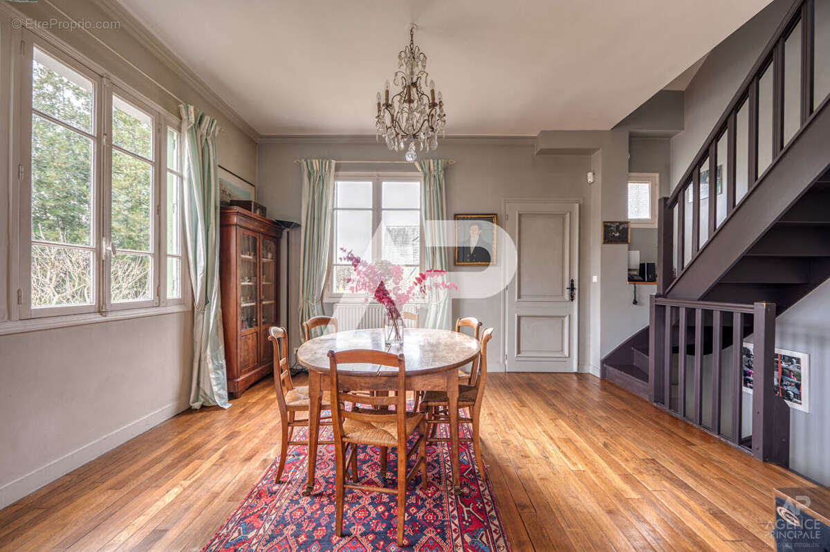 Maison à RUEIL-MALMAISON