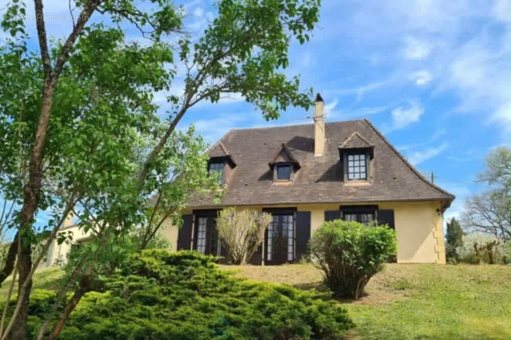 Maison à CENAC-ET-SAINT-JULIEN