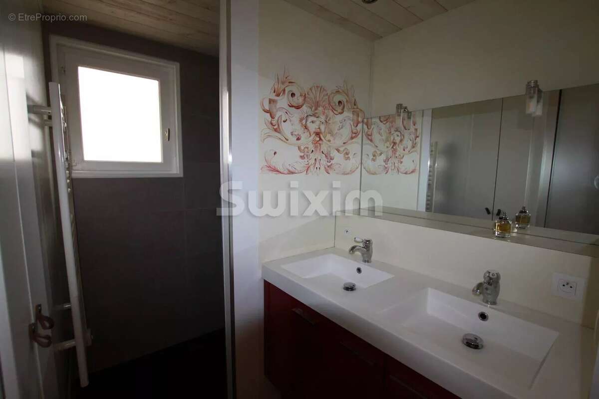 Maison à SAINT-CYR-SUR-LE-RHONE