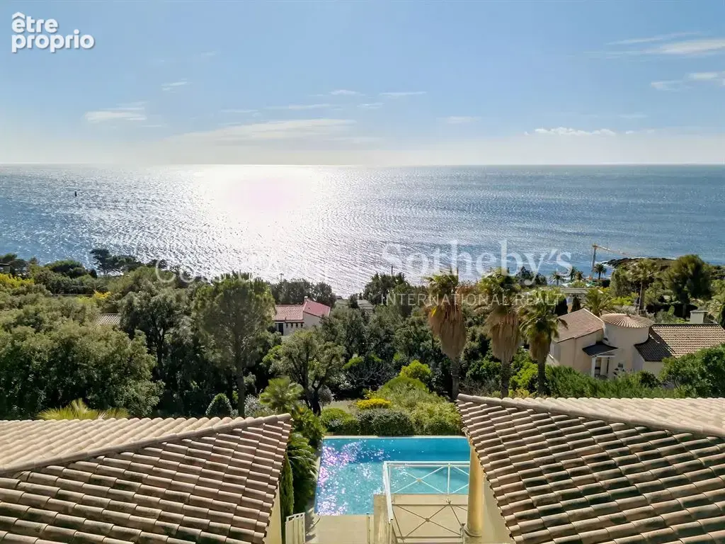 Anthéor villa vue mer avec piscine à débordement dans domaine privé en bord de Méditerranée - photo 2
