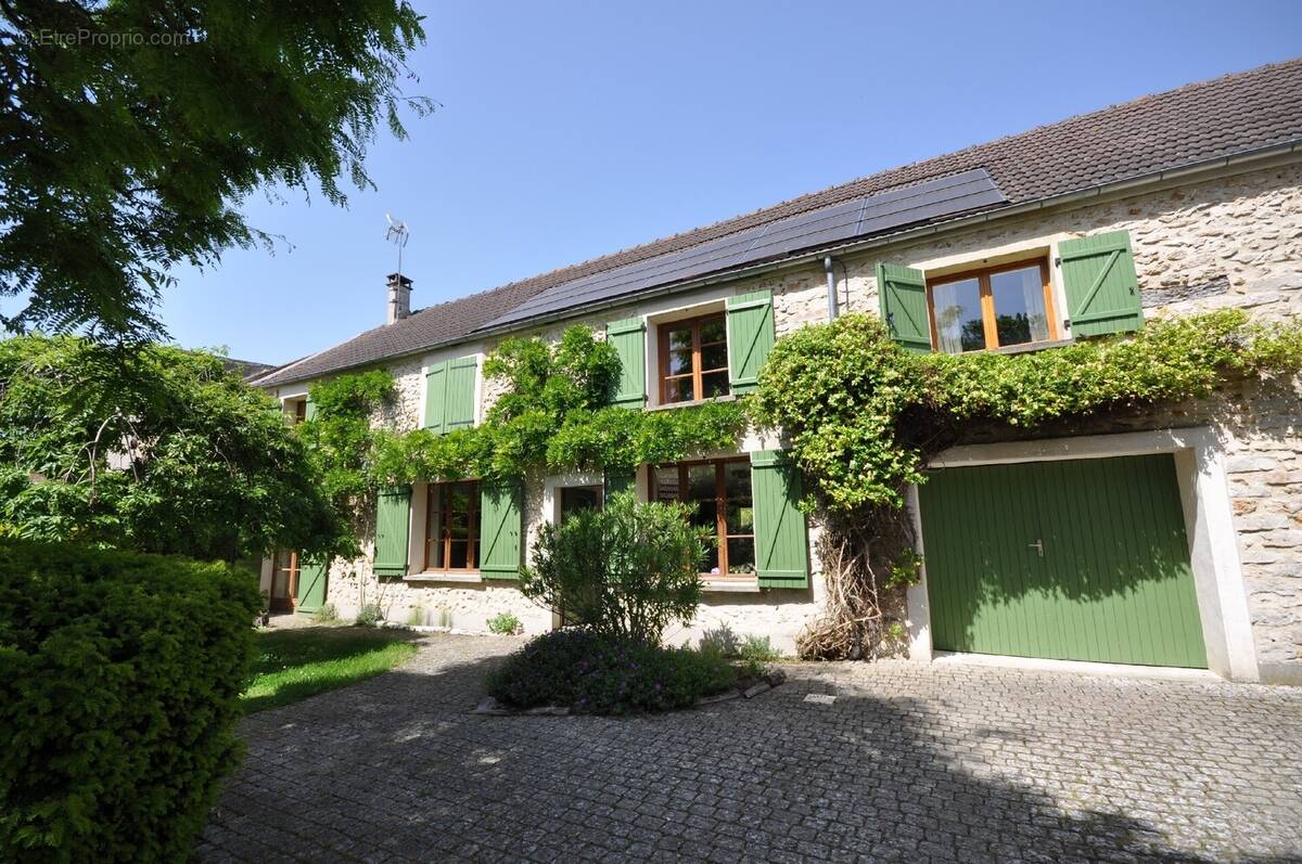 Maison à BRIIS-SOUS-FORGES