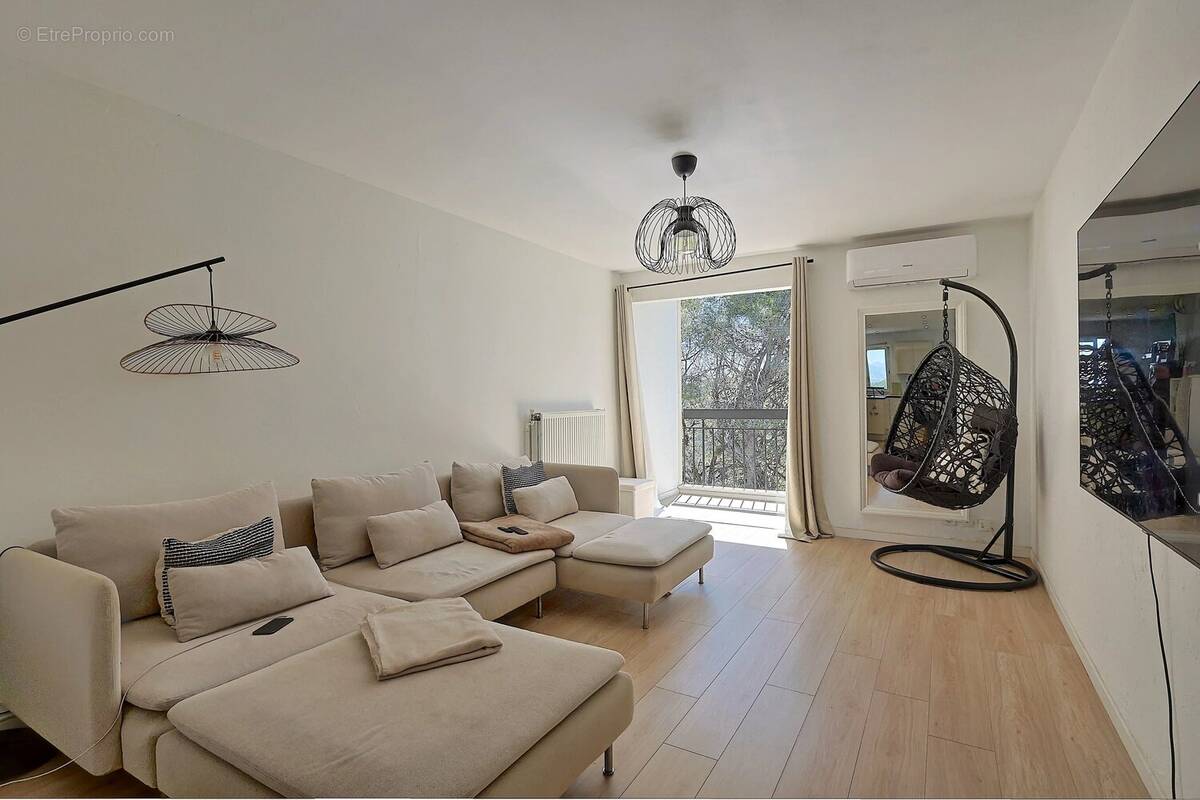 Appartement à VALLAURIS