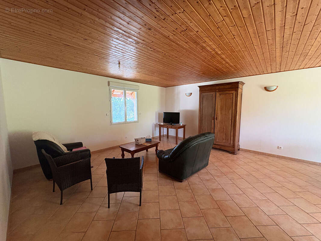 Maison 132 m² à Charnizay  - photo 5