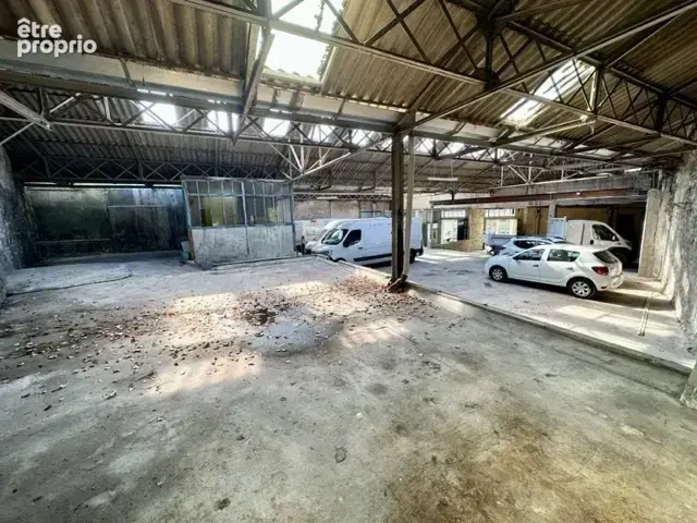Hangar d'environ 600 m2 avec bonne clarté divisible en deux - photo 4
