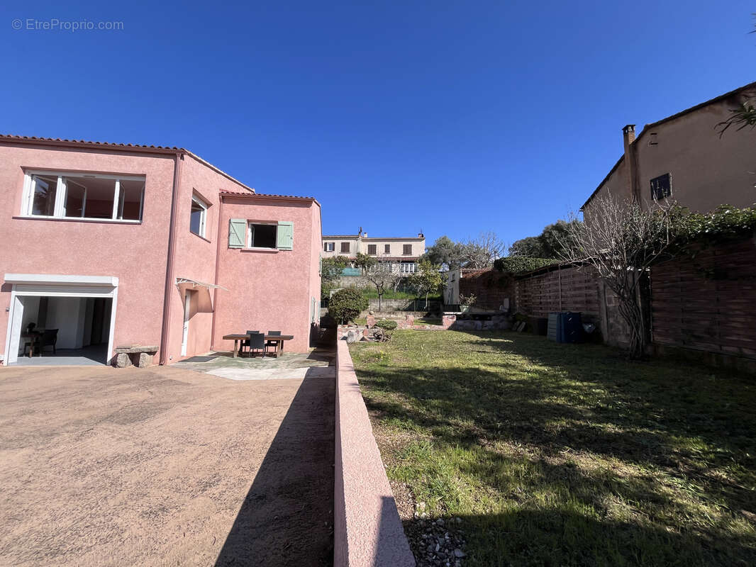 Maison à AFA