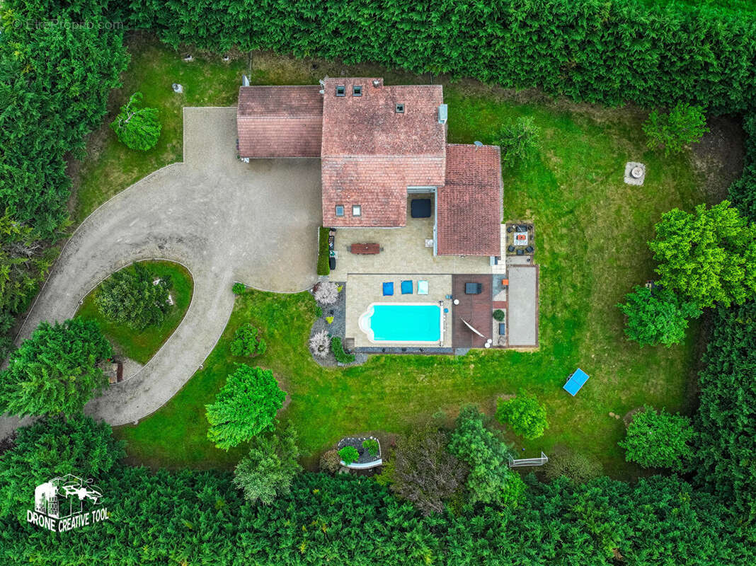 Maison à COIN-LES-CUVRY