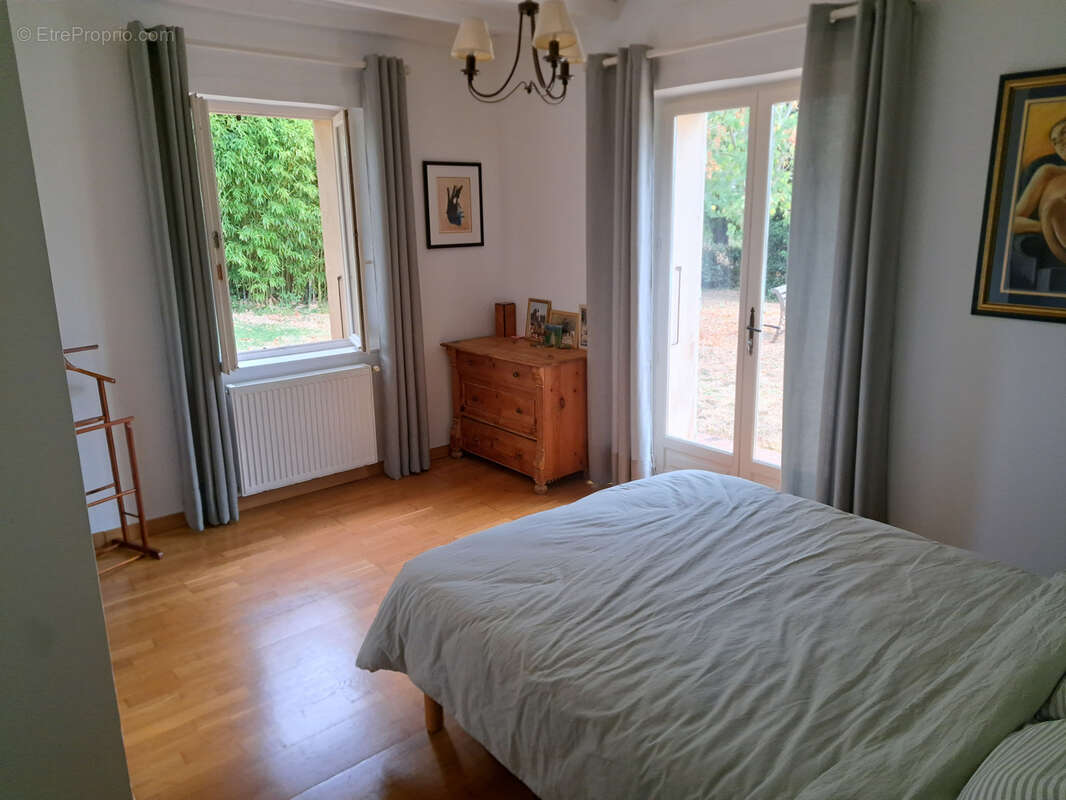 Propriete avec maison-piscine-terrain-local-bois - photo 8