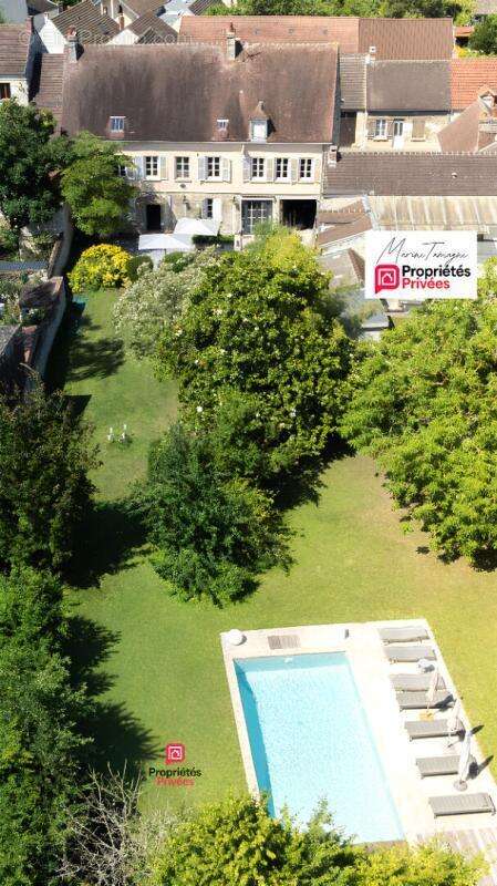 Fleurines : demeure de caractère de 270 m² avec  piscine chauffée et grand jardin - photo 4