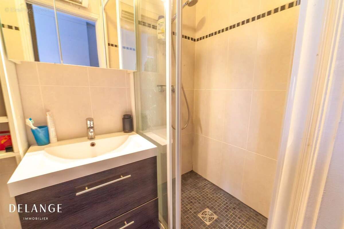 Appartement à PARIS-14E