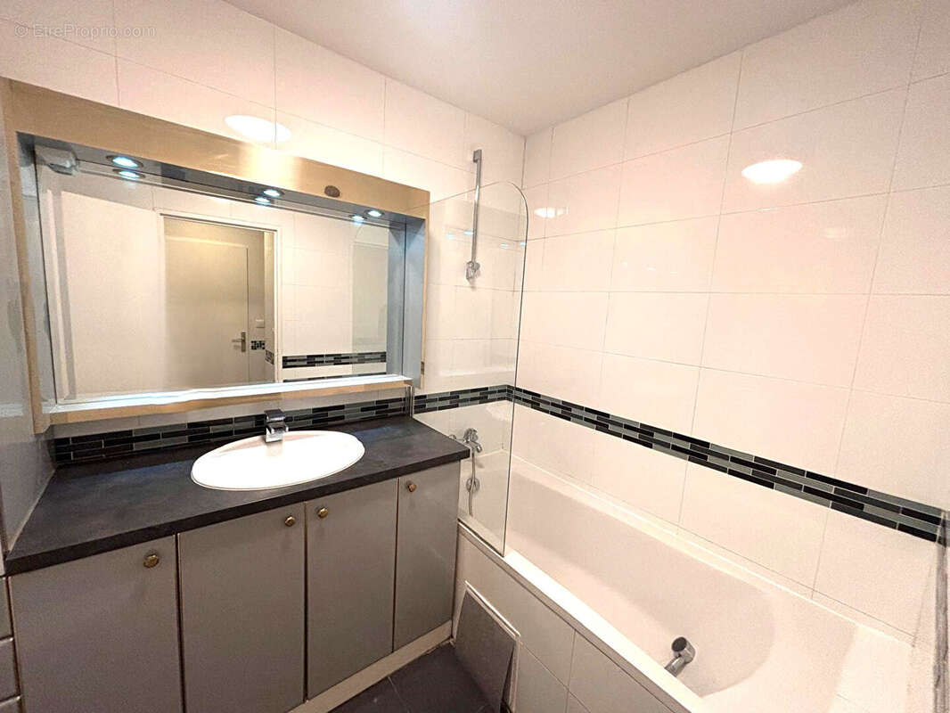 Appartement à PARIS-19E