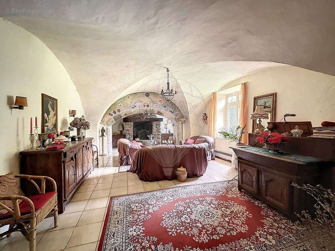 Maison à SAINT-GERMAIN-DE-CALBERTE