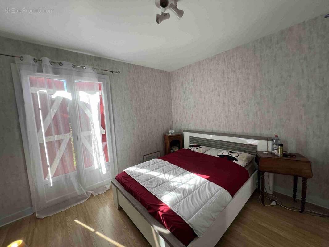 Maison 89 m² à Confolens  - photo 6