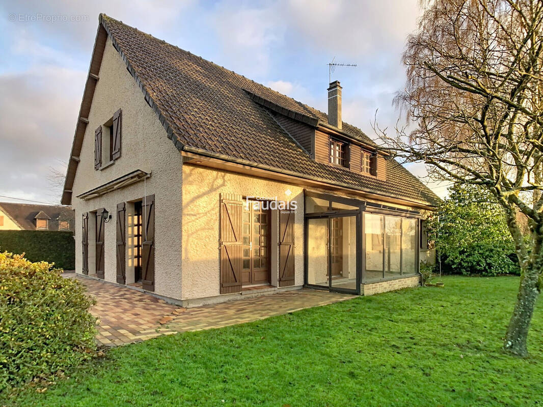 Maison 217 m² à Saint-Lo  - photo 2