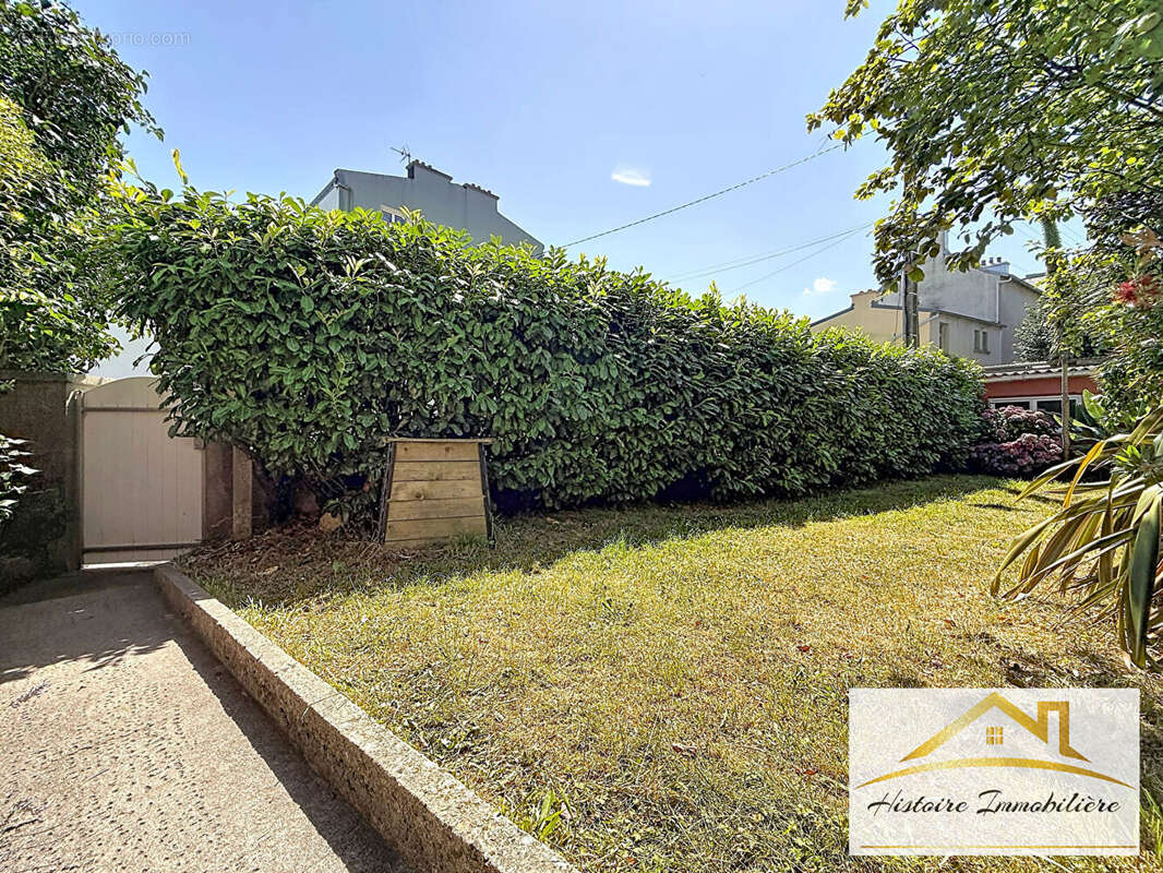 BREST - ST PIERRE CENTRE, Maison de ville avec jardin et garage - photo 2