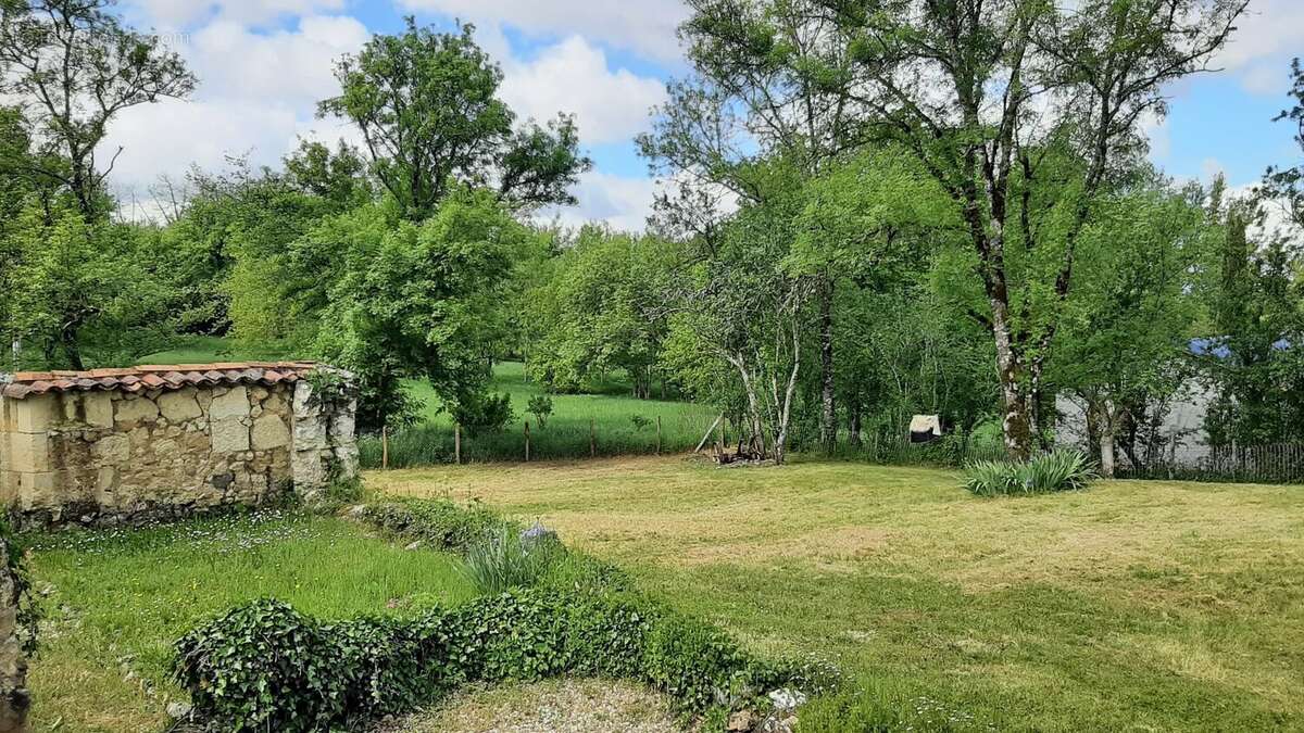 Maison de village en pierre - photo 2