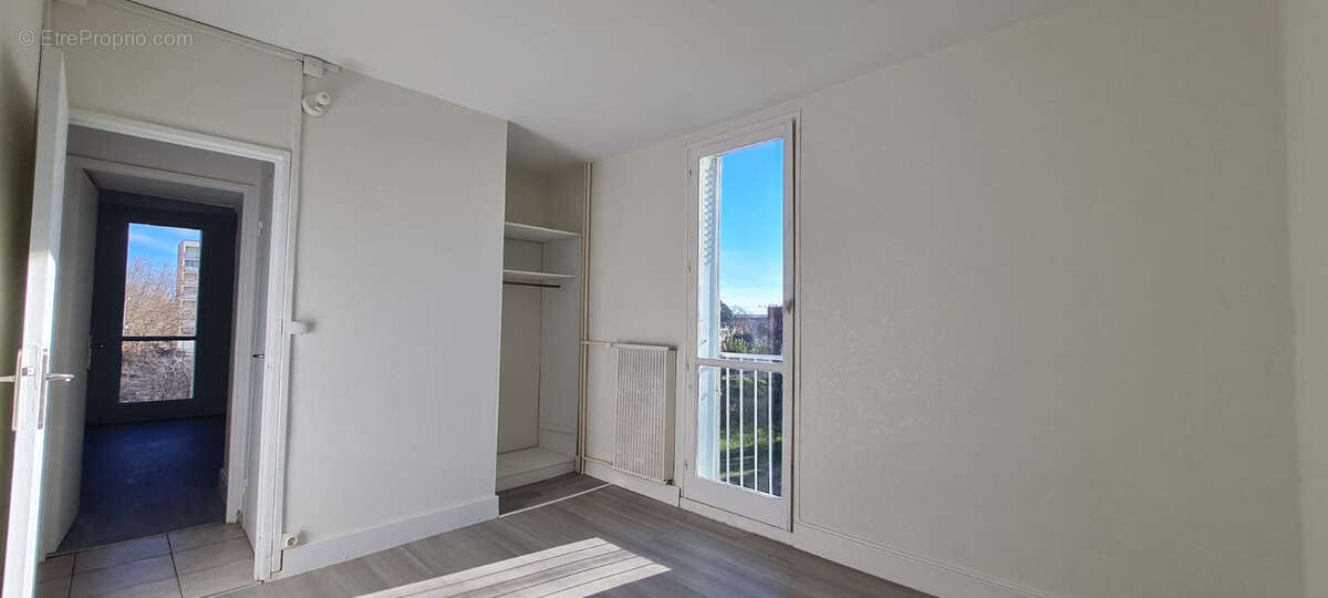 Appartement à PIERRELATTE