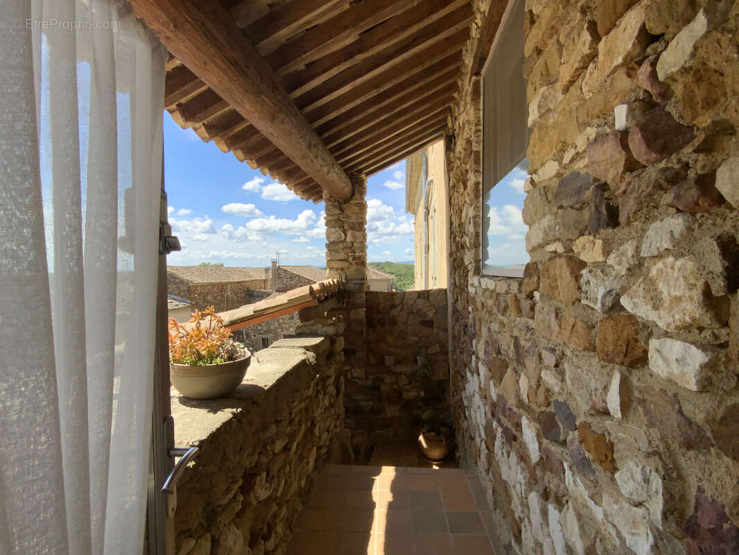 Charmante maison de village en pierre avec terrasses et vue. - photo 5