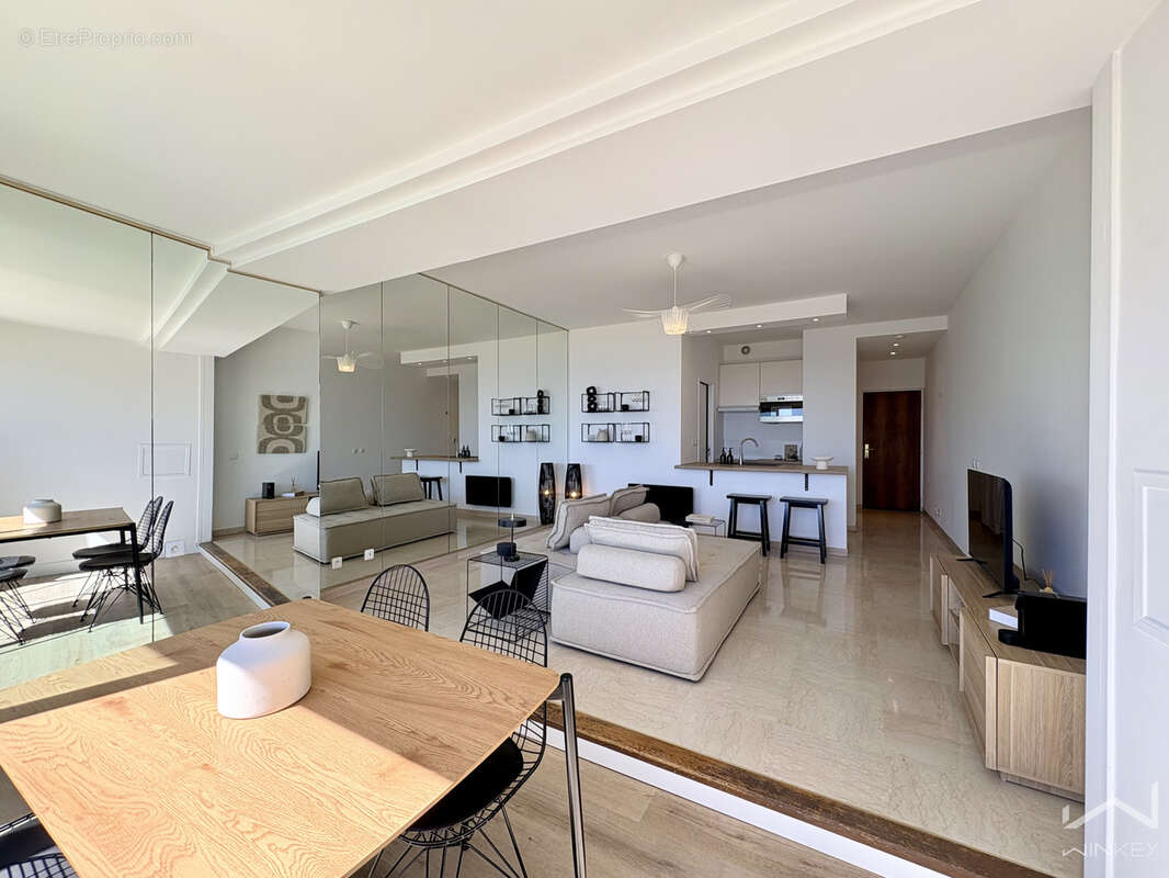 Appartement à VILLENEUVE-LOUBET