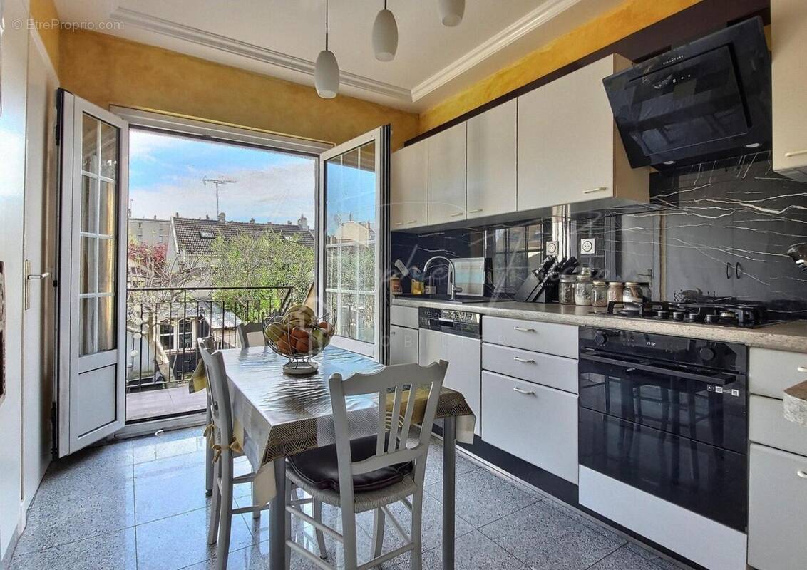 Photo 1 - Maison à STAINS