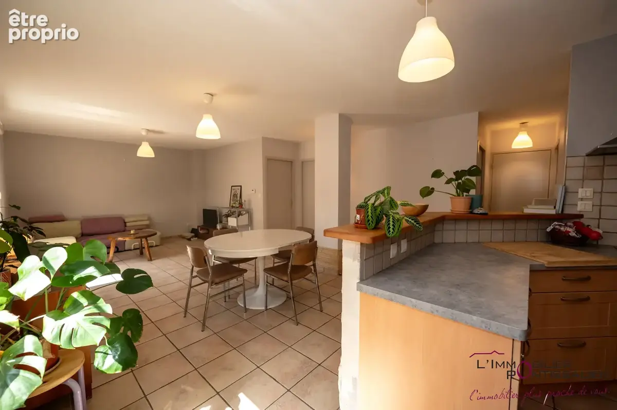 Appartement à MOUTHE