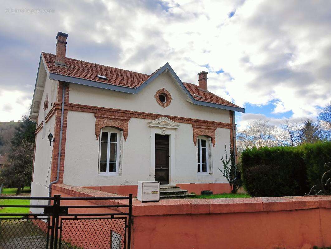 Maison à DECAZEVILLE