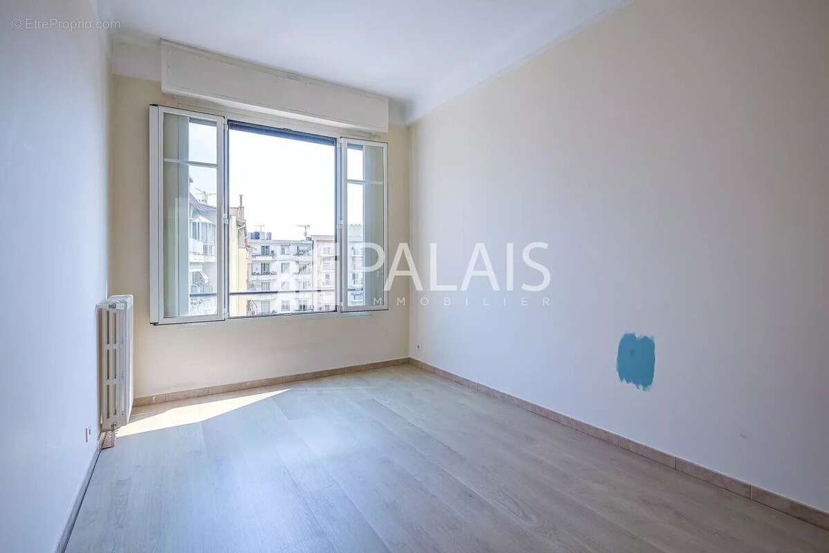 Nice Libération, 2 pièces + terrasse 13m2  étage élévé - photo 9