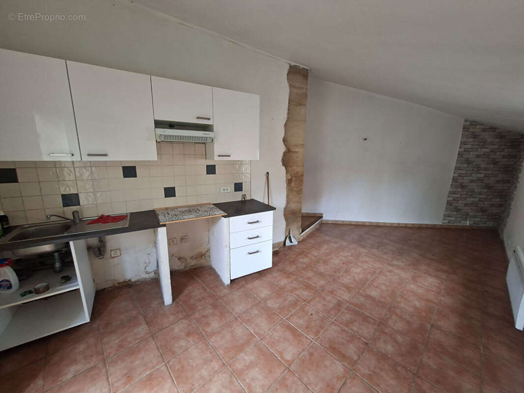 Exclusivite pertuis - appt t2 avec jardinet parking - photo 2