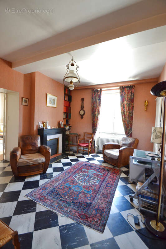 GANNAT, très belle demeure de 275 m2 habitables - photo 5