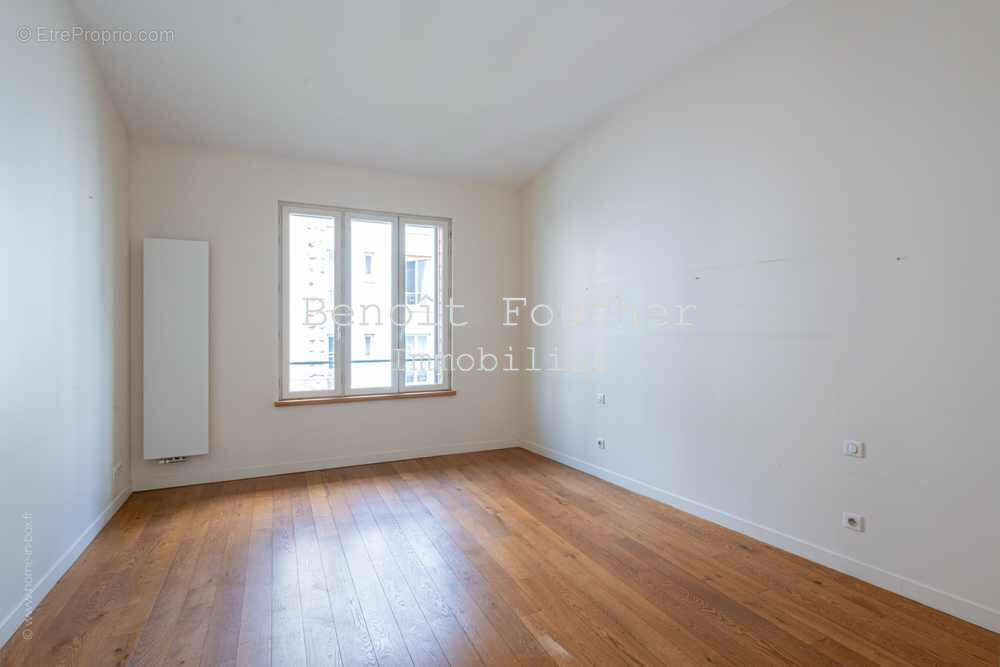 Paris 20ème limite 11ème, Ménilmontrant, 230m2 comme une maison avec deux terrasses. - photo 12