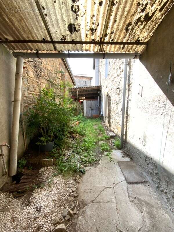 Appartement à SAINT-JULIEN-LA-VETRE