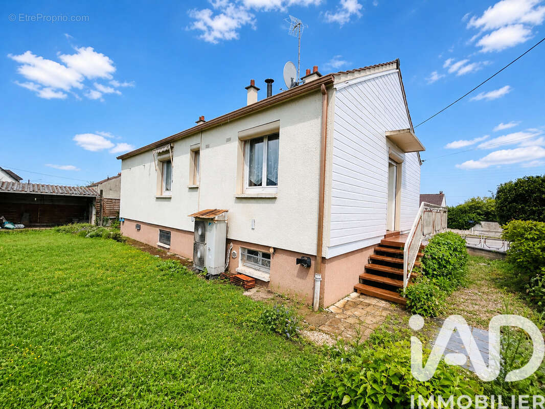Photo 2 - Maison à CHENY