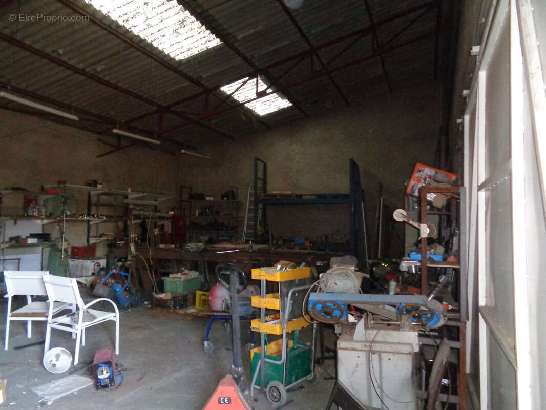 30 Aimargues Hangar 900m2  centre de village sur Terrain 1700m2 - photo 15