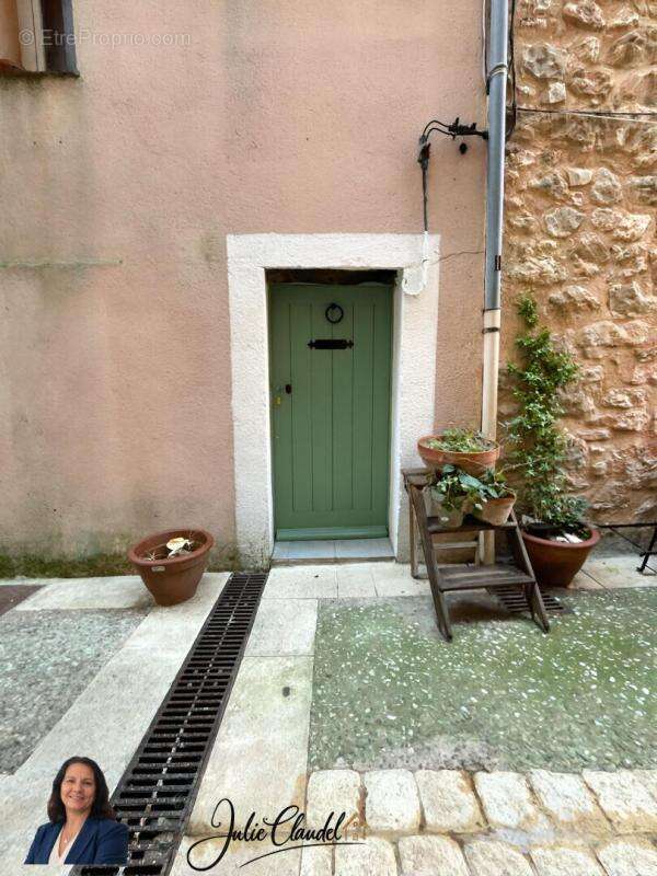 Maison à CHATEAUDOUBLE