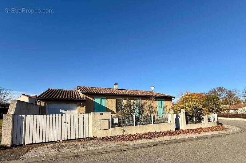 Maison à BELVEZE-DU-RAZES