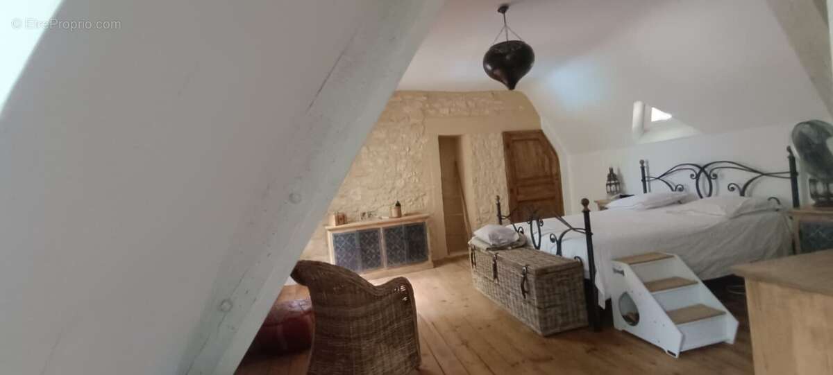 Maison à CENAC-ET-SAINT-JULIEN