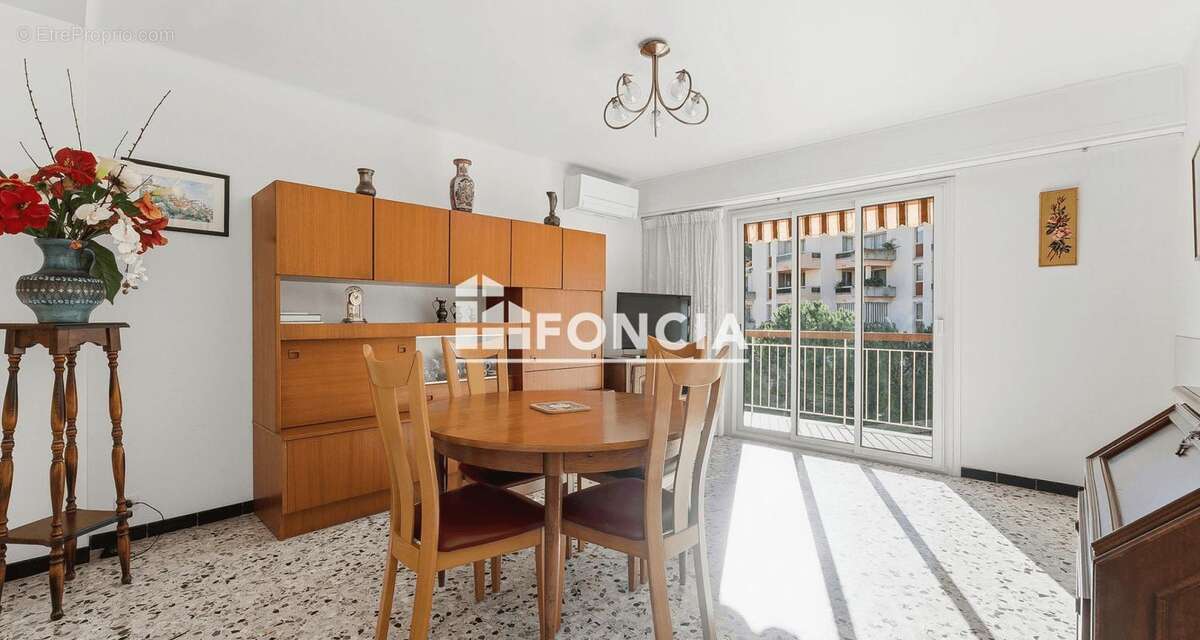 Appartement à ROQUEBRUNE-CAP-MARTIN
