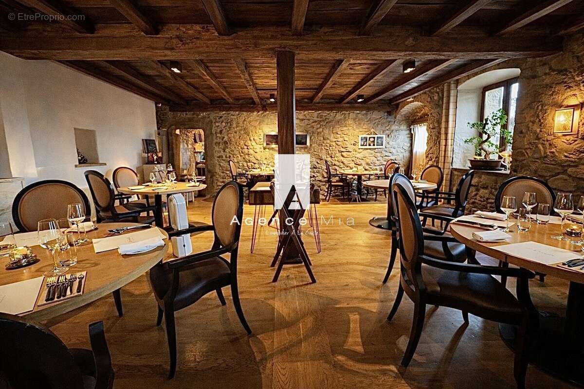 Commerce à DOUVAINE