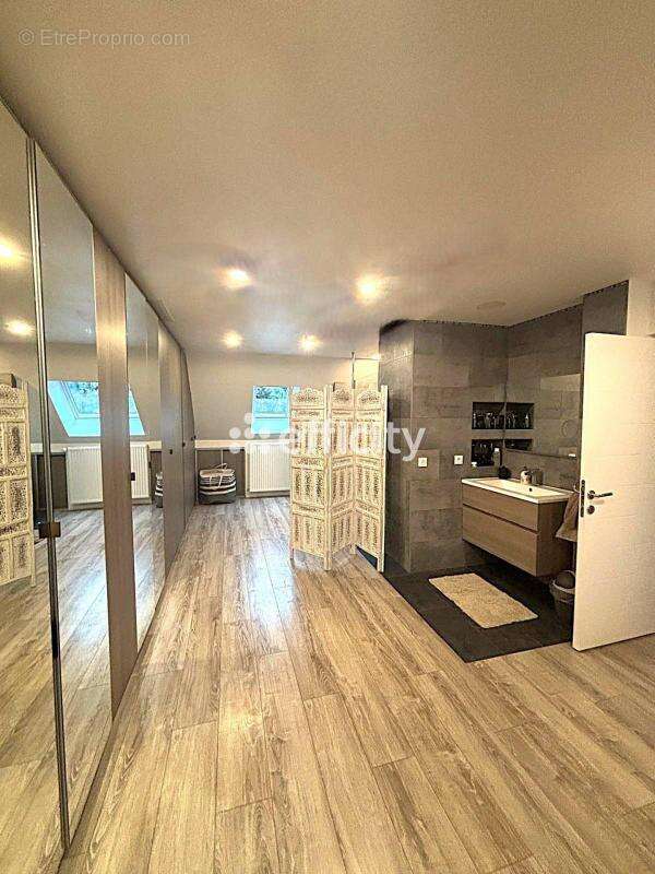 Maison à SAINTRY-SUR-SEINE