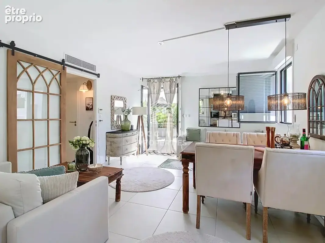 Résidence 2019 - Grande terrasse - 600 mètres rue d'Antibes - Garage double - photo 2