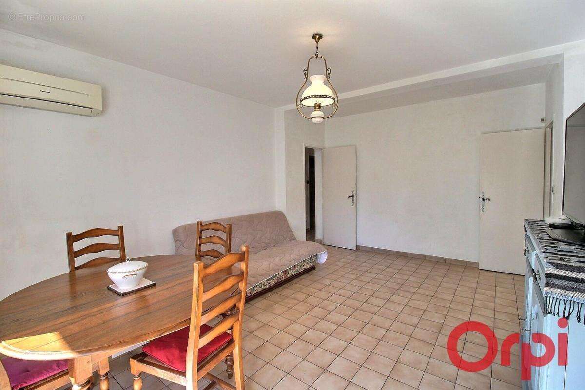 Appartement à MARSEILLE-3E