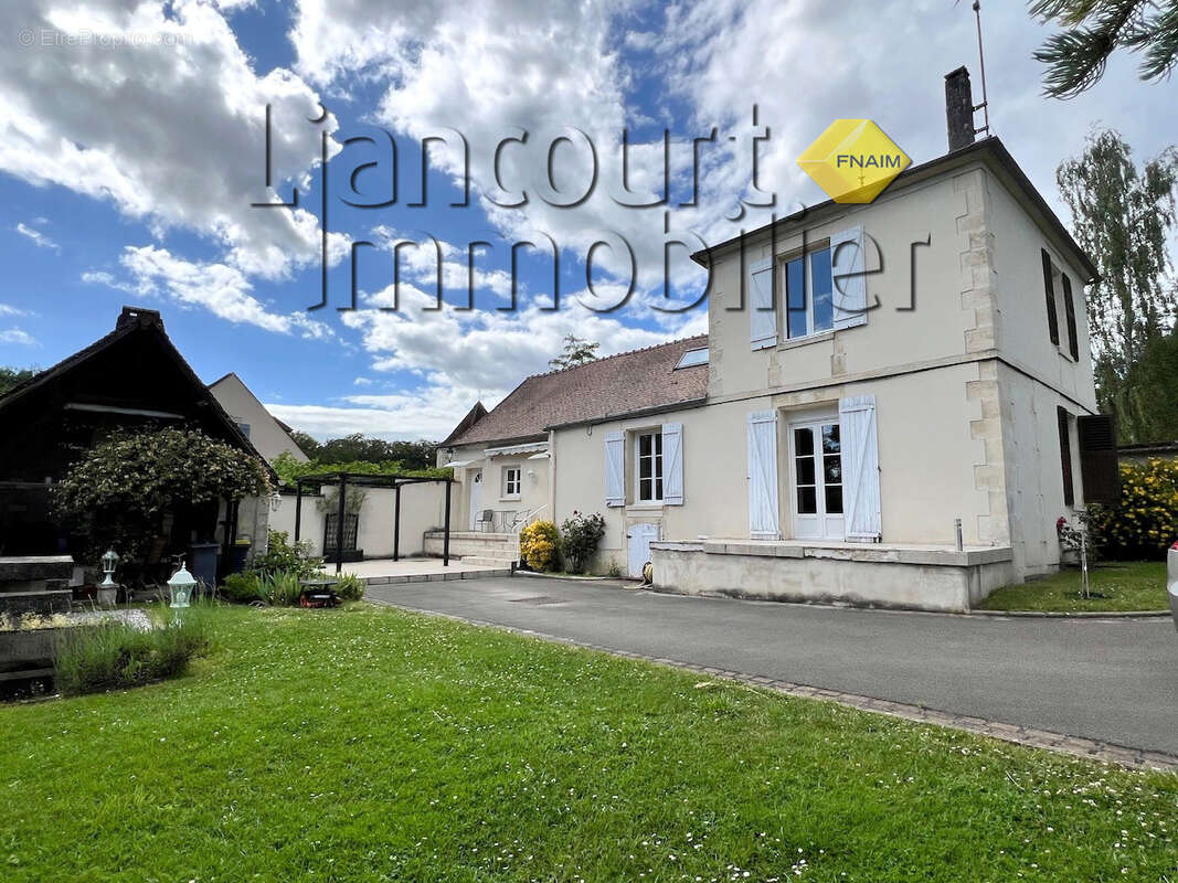 Maison à ANGICOURT