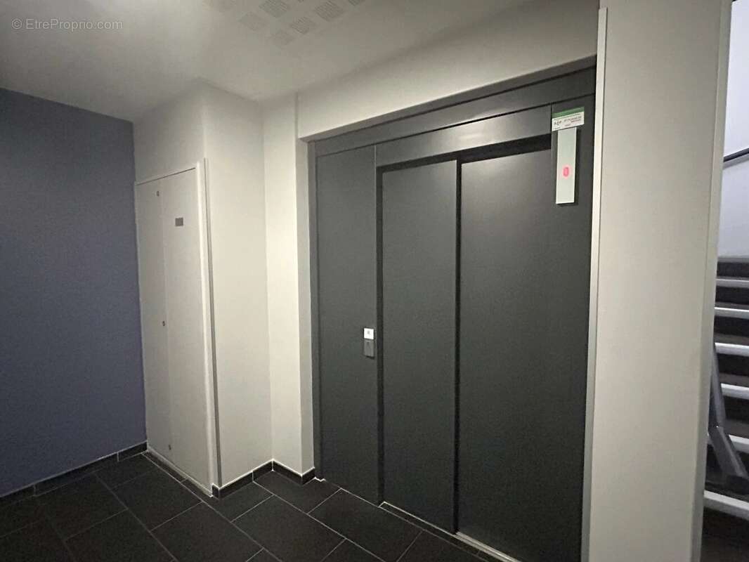 Appartement f3 neuville centre - photo 3