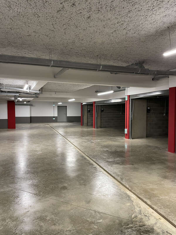 Appartement à LA TOUR-DE-SALVAGNY