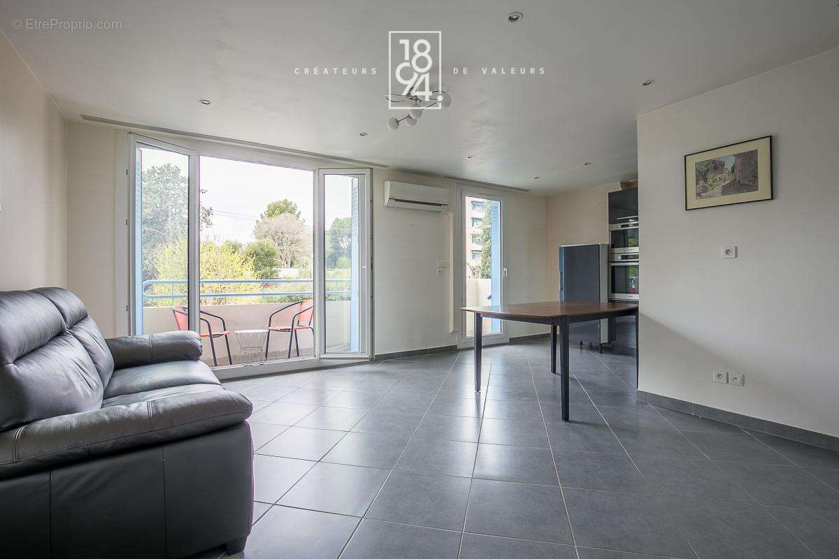 Appartement à MARSEILLE-12E