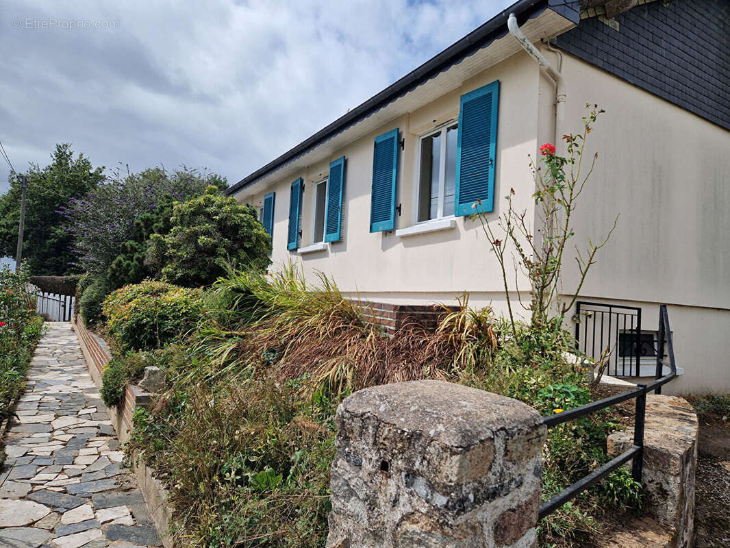 Maison à SAINT-POIX